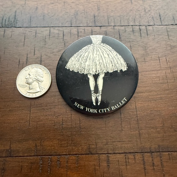 Vintage Button Pin Collection - Picture 6 of 11